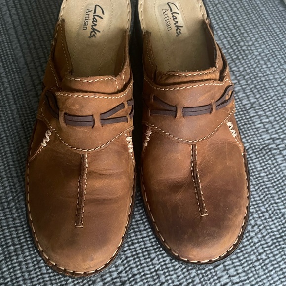 Clark’s slip on clog - Picture 2 of 8